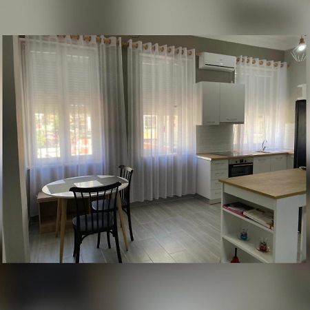New New Bazaar Apartment Tirana Bagian luar foto